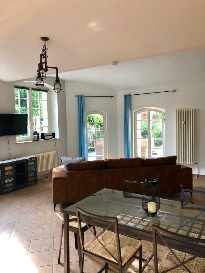 Ferienwohnung Am Wasser Villa Graf Von Pfeil Dresden Exterior foto